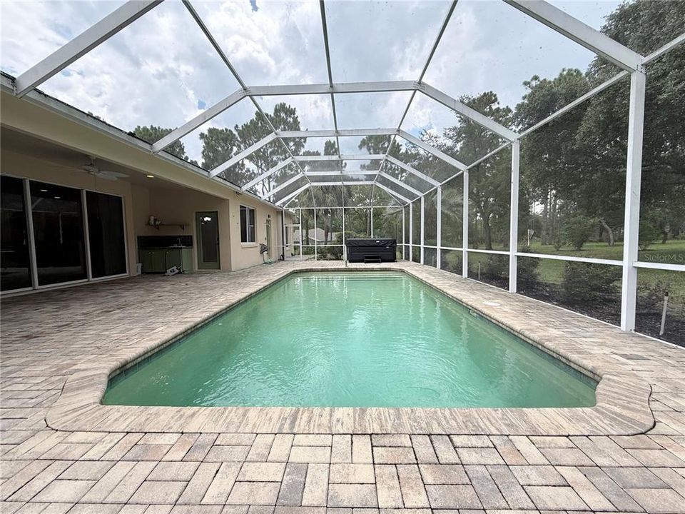 For Rent: $2,800 (4 beds, 3 baths, 2712 Square Feet)