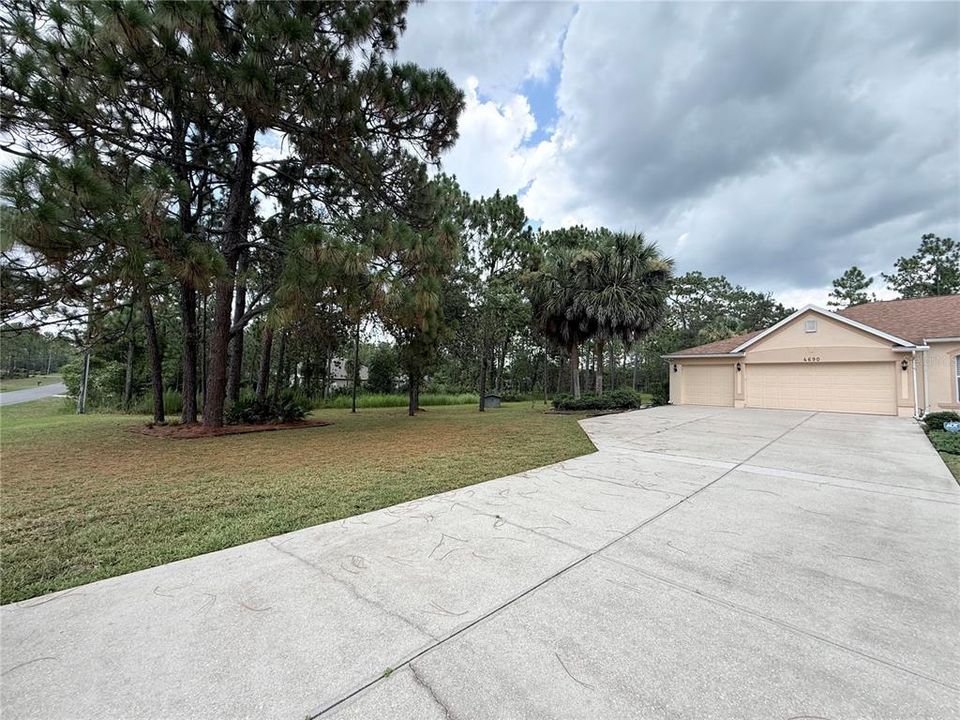 For Rent: $2,800 (4 beds, 3 baths, 2712 Square Feet)