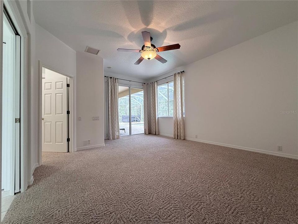 For Rent: $2,800 (4 beds, 3 baths, 2712 Square Feet)