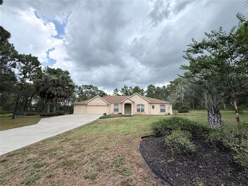 For Rent: $2,800 (4 beds, 3 baths, 2712 Square Feet)