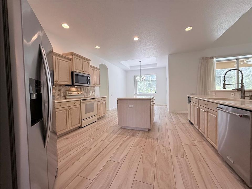 For Rent: $2,800 (4 beds, 3 baths, 2712 Square Feet)