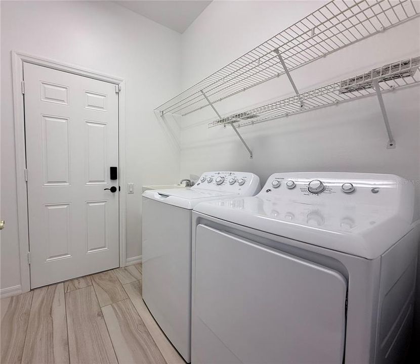 For Rent: $2,800 (4 beds, 3 baths, 2712 Square Feet)