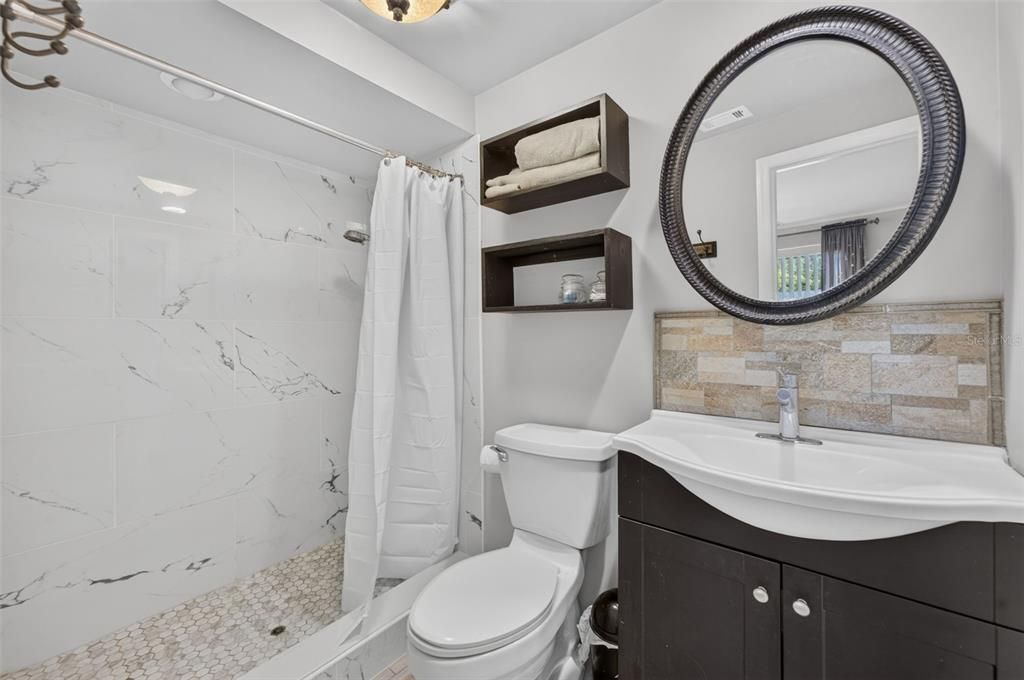 For Sale: $295,000 (3 beds, 2 baths, 1369 Square Feet)