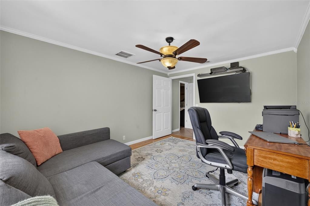 For Sale: $295,000 (3 beds, 2 baths, 1369 Square Feet)