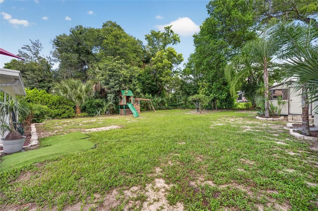 For Sale: $295,000 (3 beds, 2 baths, 1369 Square Feet)