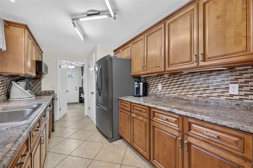 For Sale: $295,000 (3 beds, 2 baths, 1369 Square Feet)
