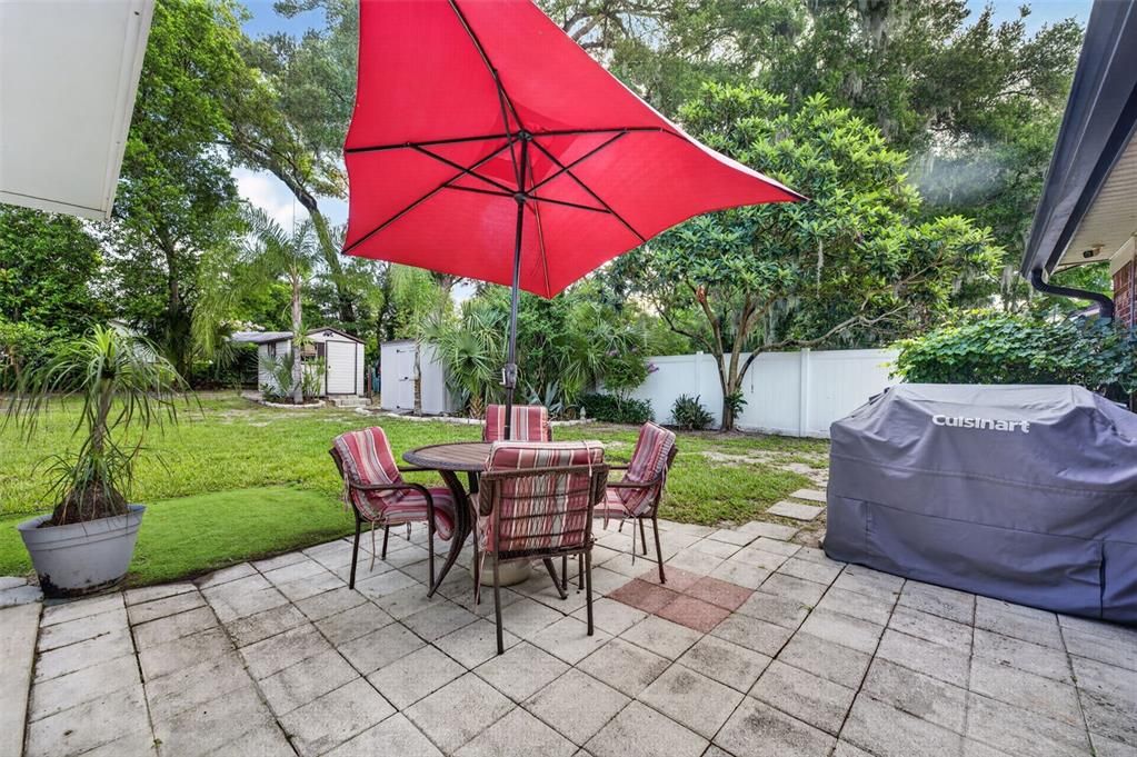 For Sale: $295,000 (3 beds, 2 baths, 1369 Square Feet)