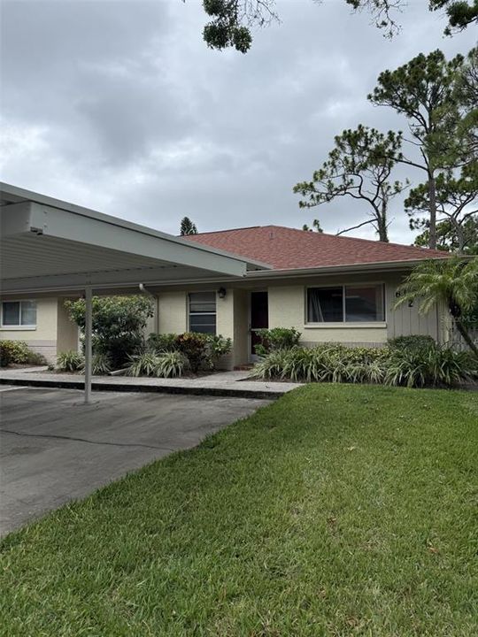 For Sale: $129,900 (2 beds, 2 baths, 820 Square Feet)