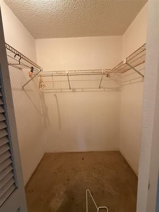 For Sale: $129,900 (2 beds, 2 baths, 820 Square Feet)