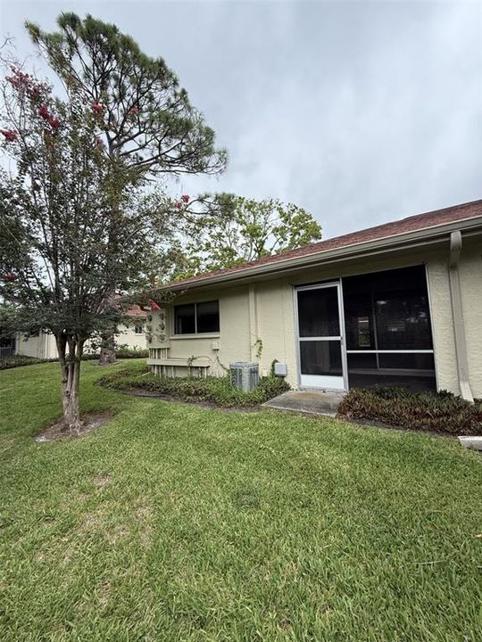 For Sale: $129,900 (2 beds, 2 baths, 820 Square Feet)