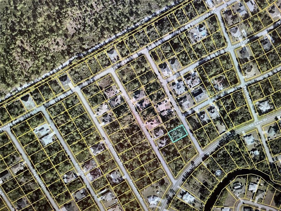 На продажу: $40,000 (0.22 acres)