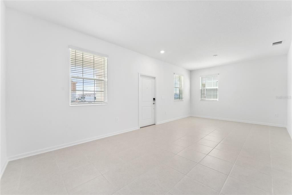 For Rent: $2,300 (3 beds, 2 baths, 1755 Square Feet)