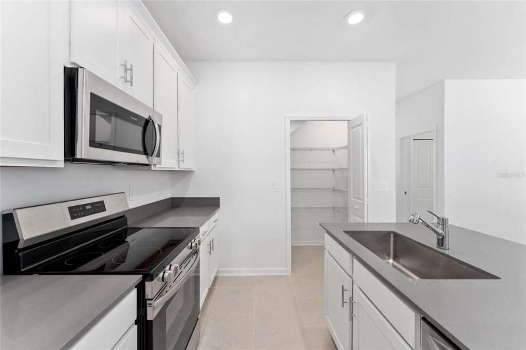 For Rent: $2,300 (3 beds, 2 baths, 1755 Square Feet)