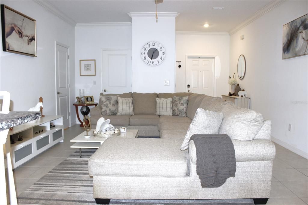 For Rent: $2,100 (3 beds, 2 baths, 1666 Square Feet)