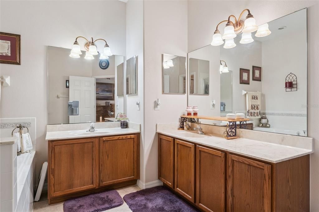 For Sale: $499,900 (4 beds, 2 baths, 1972 Square Feet)