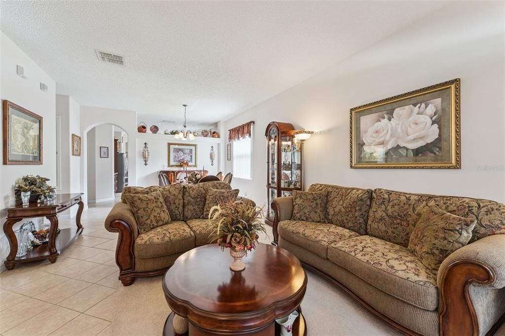 For Sale: $499,900 (4 beds, 2 baths, 1972 Square Feet)