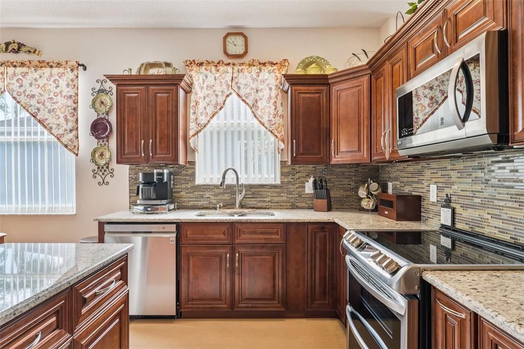 For Sale: $499,900 (4 beds, 2 baths, 1972 Square Feet)