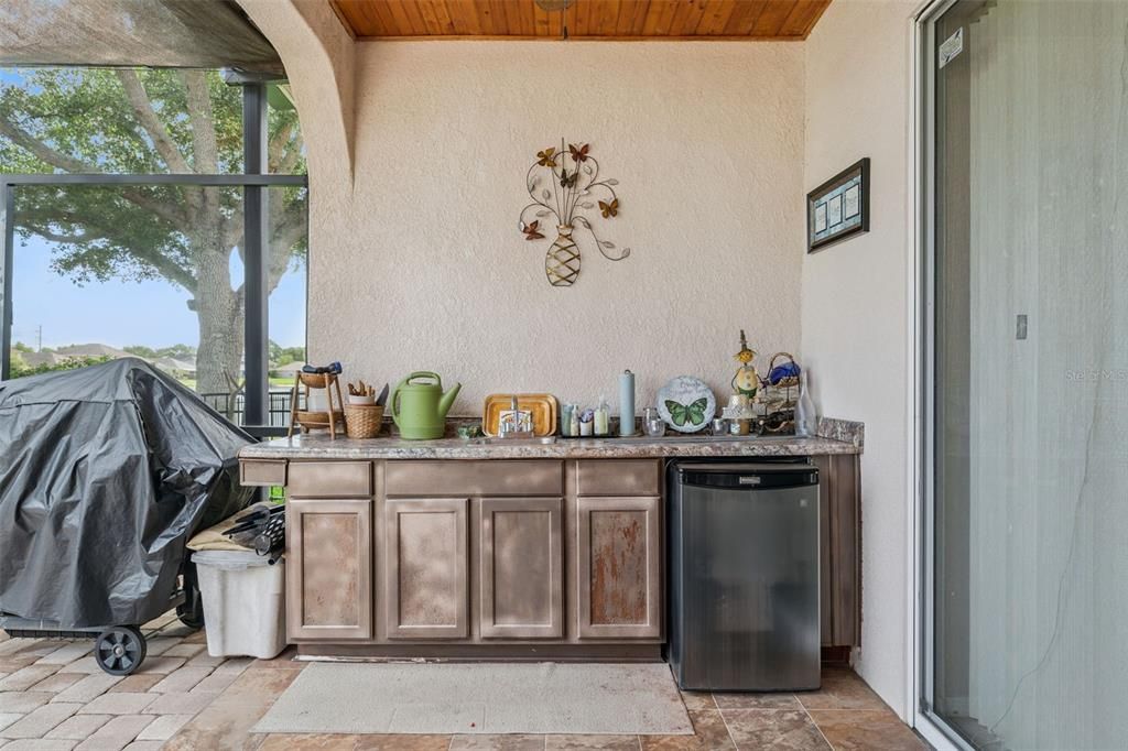 For Sale: $499,900 (4 beds, 2 baths, 1972 Square Feet)