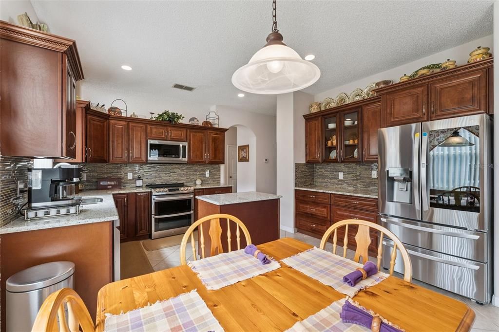 For Sale: $499,900 (4 beds, 2 baths, 1972 Square Feet)