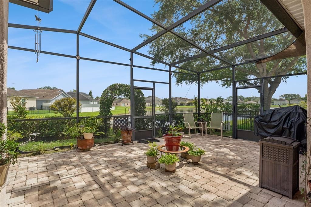 For Sale: $499,900 (4 beds, 2 baths, 1972 Square Feet)