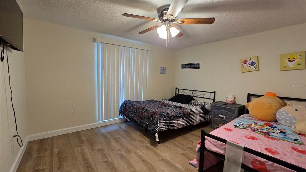 For Rent: $2,300 (3 beds, 2 baths, 1442 Square Feet)