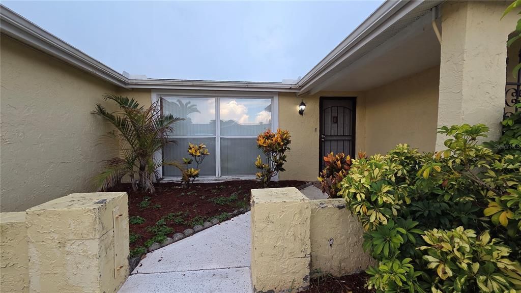 For Rent: $2,300 (3 beds, 2 baths, 1442 Square Feet)
