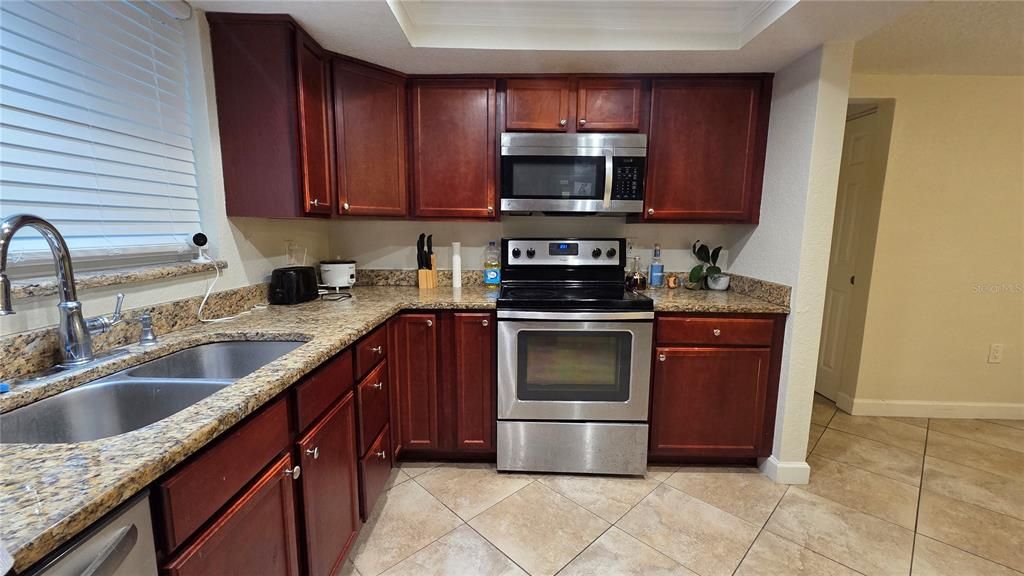 For Rent: $2,300 (3 beds, 2 baths, 1442 Square Feet)