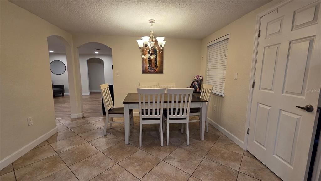 For Rent: $2,300 (3 beds, 2 baths, 1442 Square Feet)
