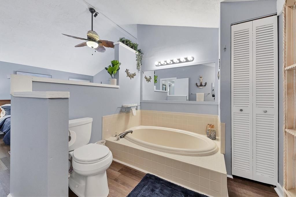 For Sale: $329,000 (3 beds, 2 baths, 1333 Square Feet)