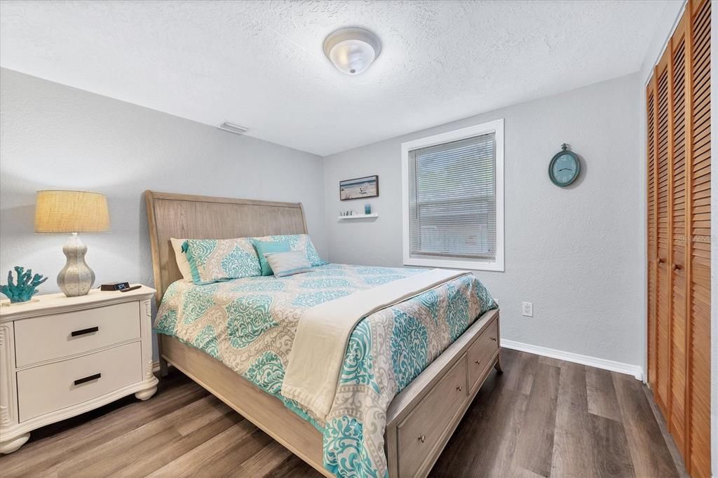 For Sale: $329,000 (3 beds, 2 baths, 1333 Square Feet)