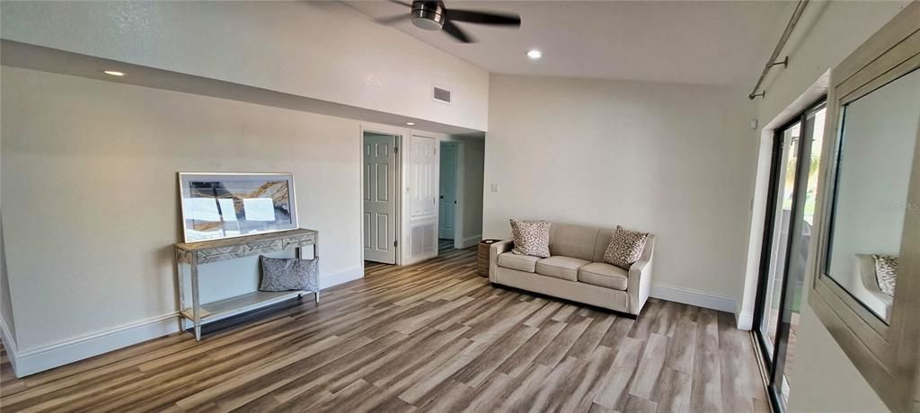 En Venta: $559,900 (3 camas, 2 baños, 1890 Pies cuadrados)