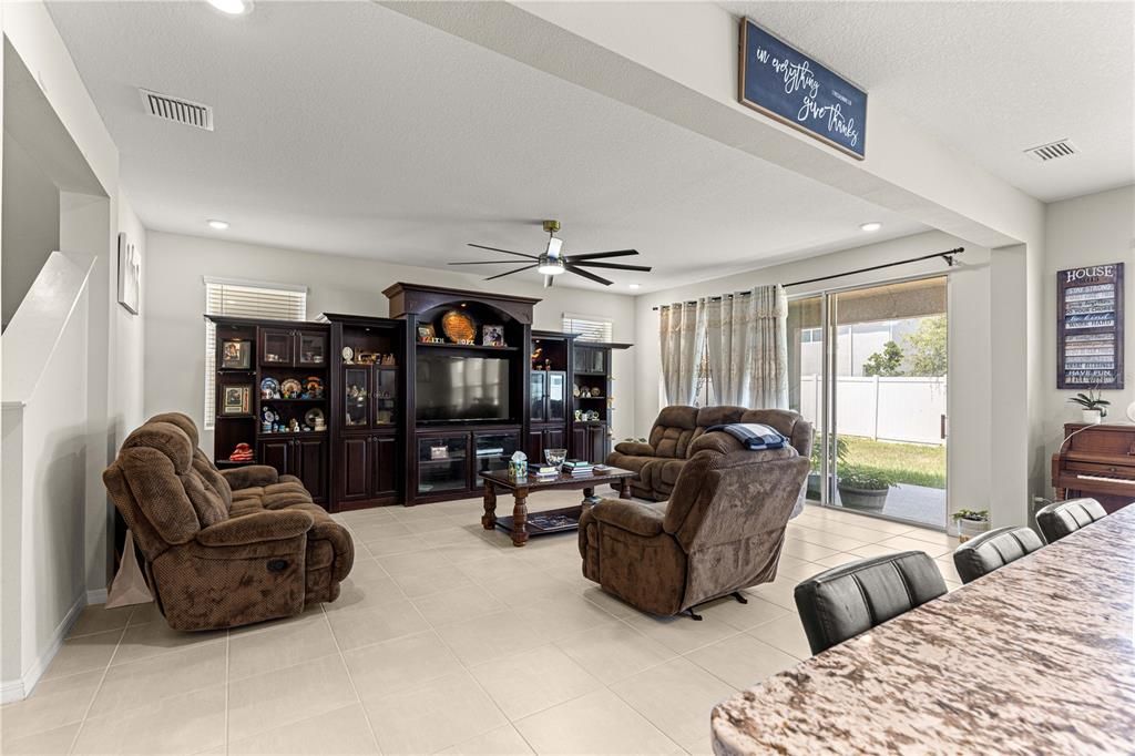En Renta: $2,990 (5 camas, 4 baños, 4070 Pies cuadrados)