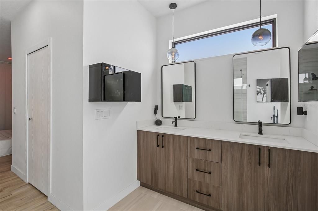 На продажу: $724,900 (4 спален, 2 ванн, 2303 Квадратных фут)