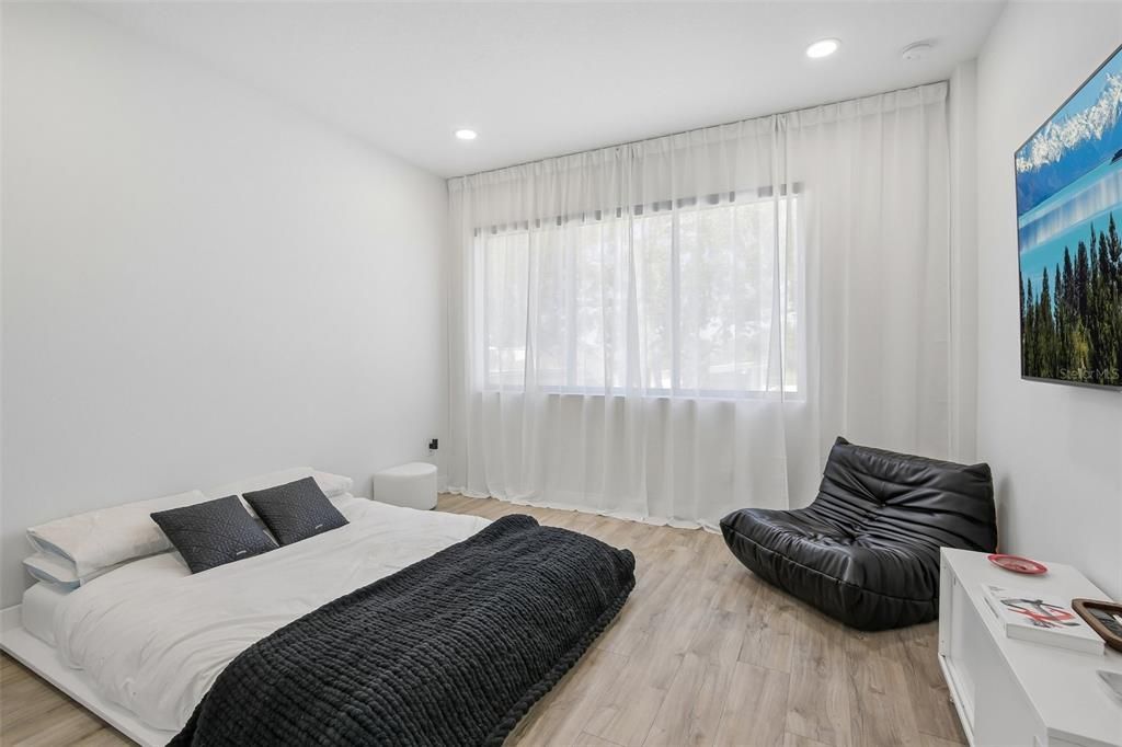 На продажу: $724,900 (4 спален, 2 ванн, 2303 Квадратных фут)