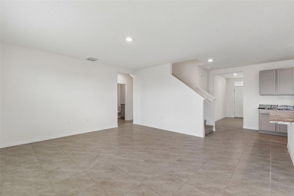 En Renta: $3,000 (5 camas, 3 baños, 2605 Pies cuadrados)