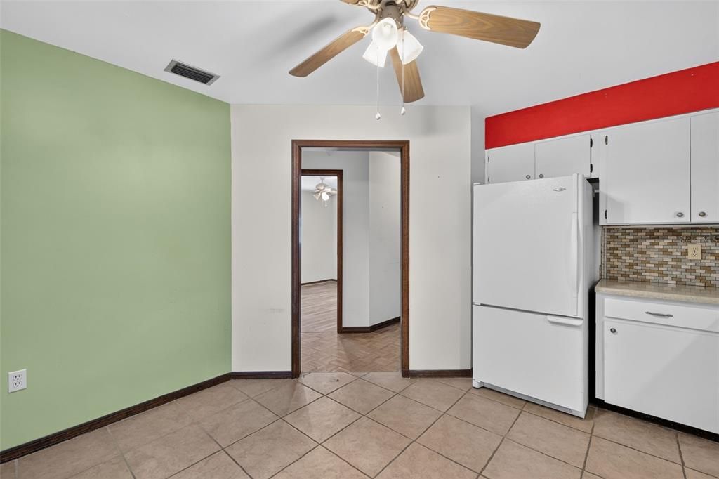 For Sale: $325,000 (3 beds, 2 baths, 1681 Square Feet)