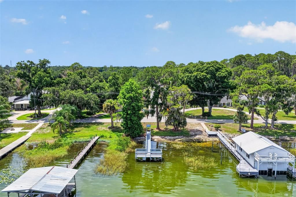 For Sale: $325,000 (3 beds, 2 baths, 1681 Square Feet)