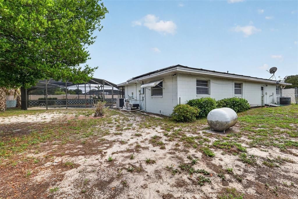 For Sale: $325,000 (3 beds, 2 baths, 1681 Square Feet)