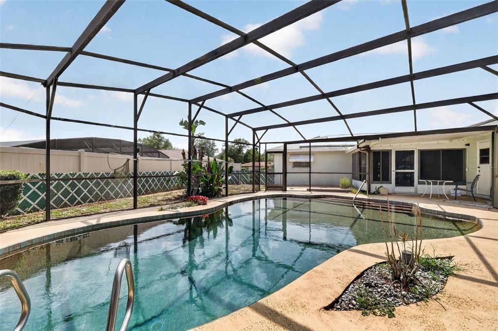 For Sale: $325,000 (3 beds, 2 baths, 1681 Square Feet)