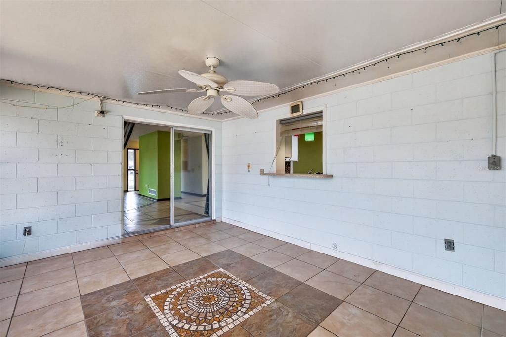 For Sale: $325,000 (3 beds, 2 baths, 1681 Square Feet)