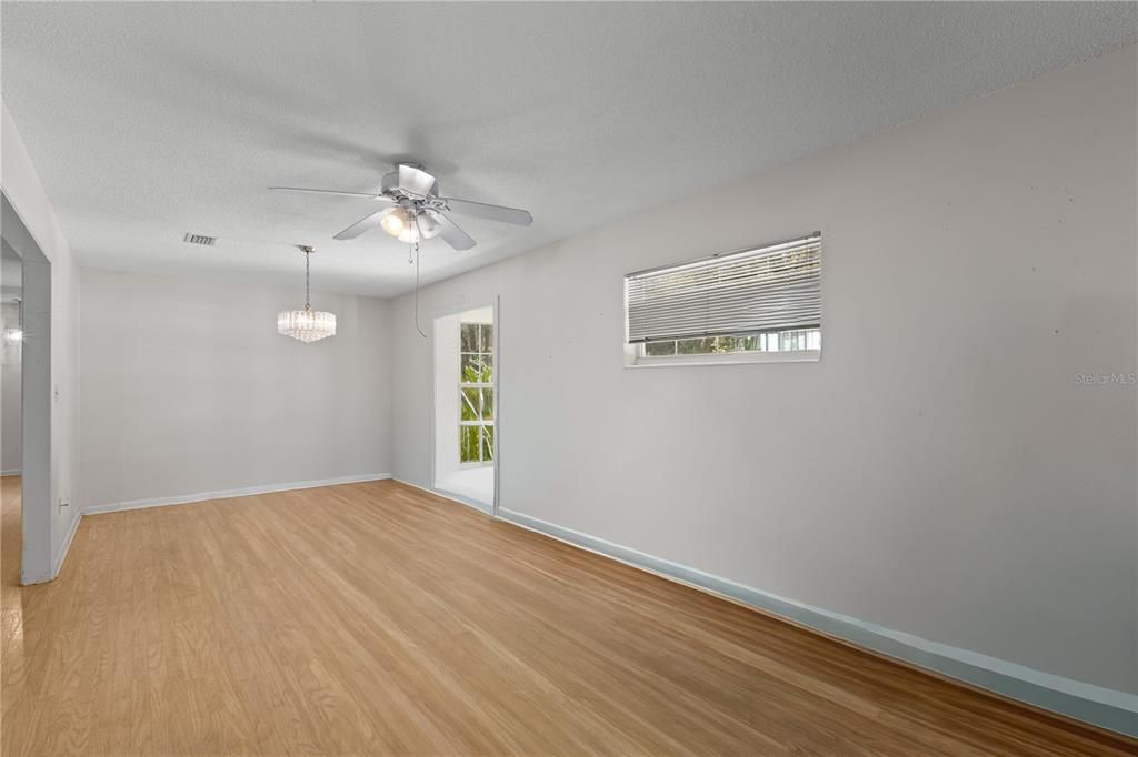 For Sale: $259,900 (3 beds, 2 baths, 1488 Square Feet)