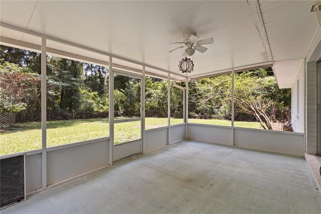 For Sale: $259,900 (3 beds, 2 baths, 1488 Square Feet)