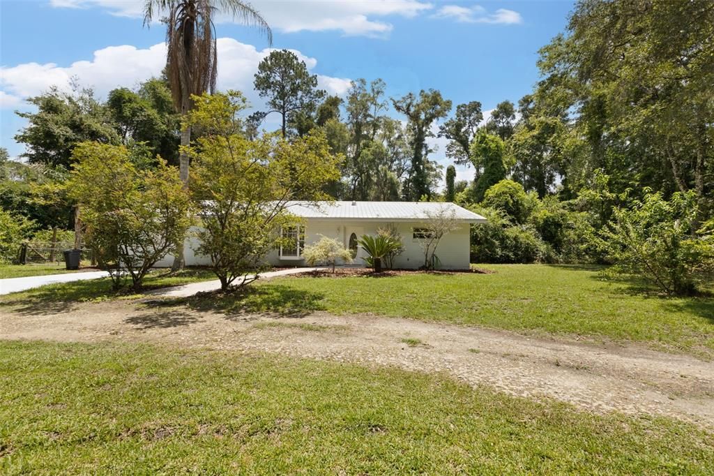 For Sale: $259,900 (3 beds, 2 baths, 1488 Square Feet)