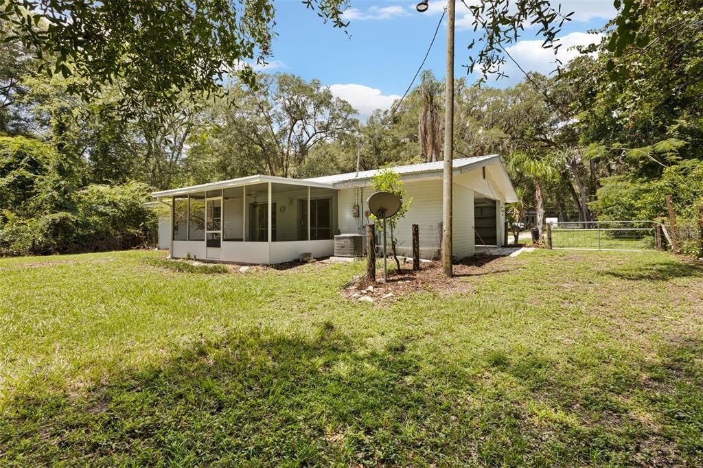 For Sale: $259,900 (3 beds, 2 baths, 1488 Square Feet)