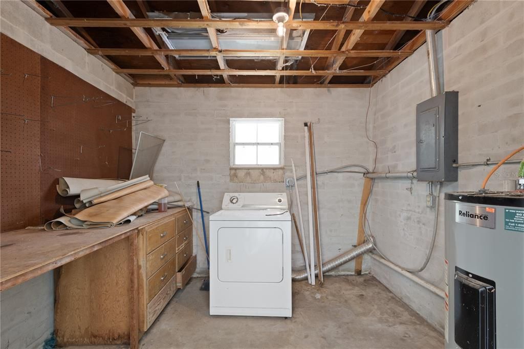 For Sale: $259,900 (3 beds, 2 baths, 1488 Square Feet)