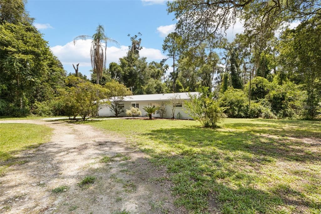 For Sale: $259,900 (3 beds, 2 baths, 1488 Square Feet)