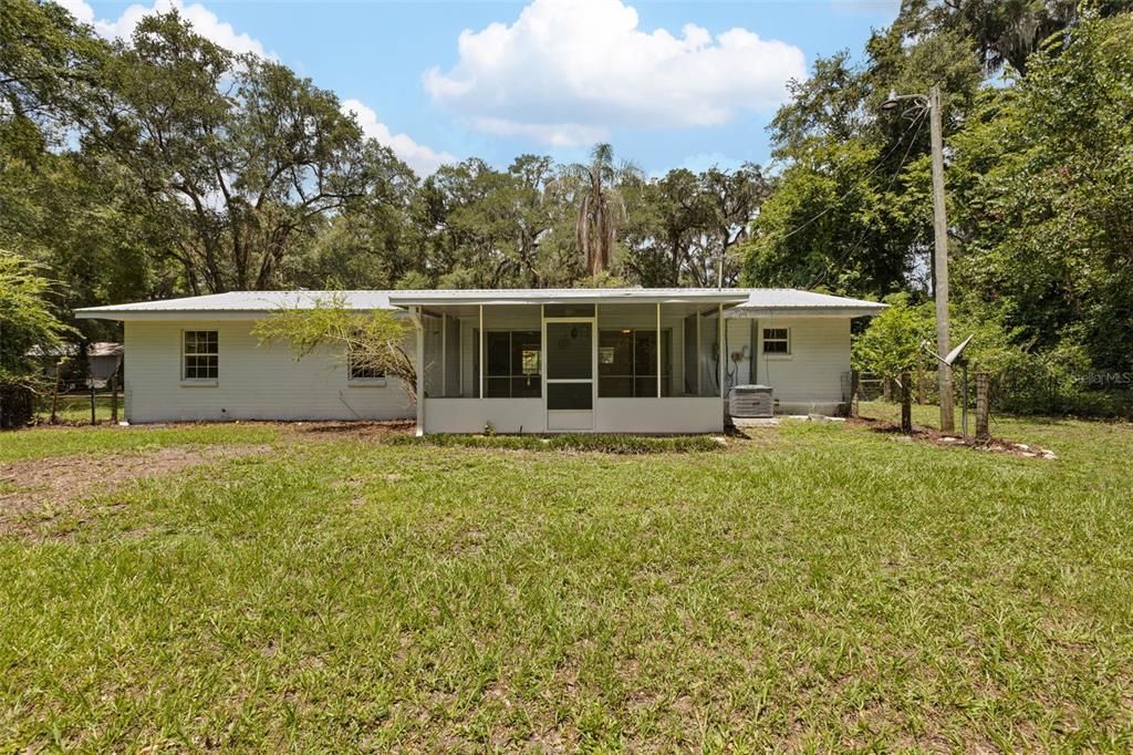For Sale: $259,900 (3 beds, 2 baths, 1488 Square Feet)