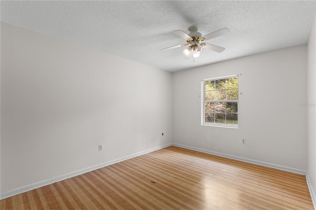 For Sale: $259,900 (3 beds, 2 baths, 1488 Square Feet)