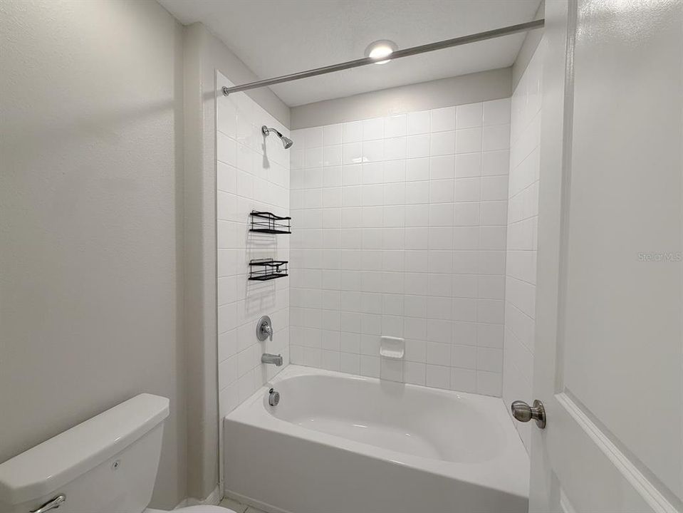 For Rent: $2,850 (5 beds, 2 baths, 2217 Square Feet)