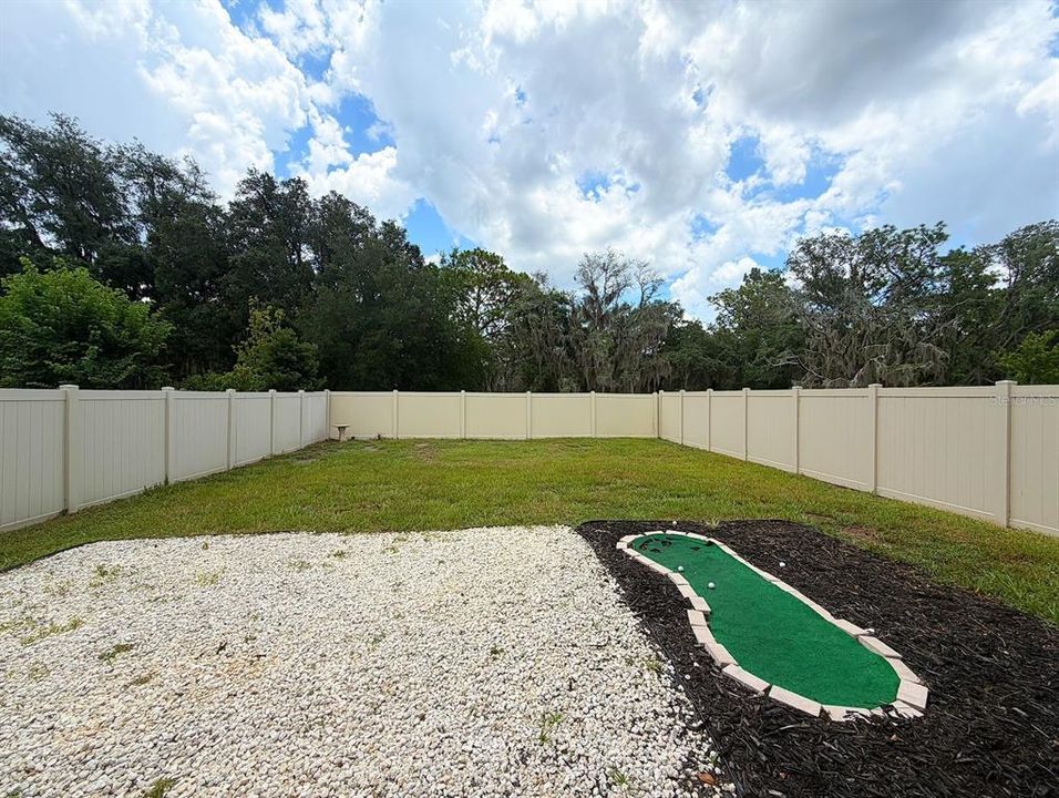 For Rent: $2,850 (5 beds, 2 baths, 2217 Square Feet)